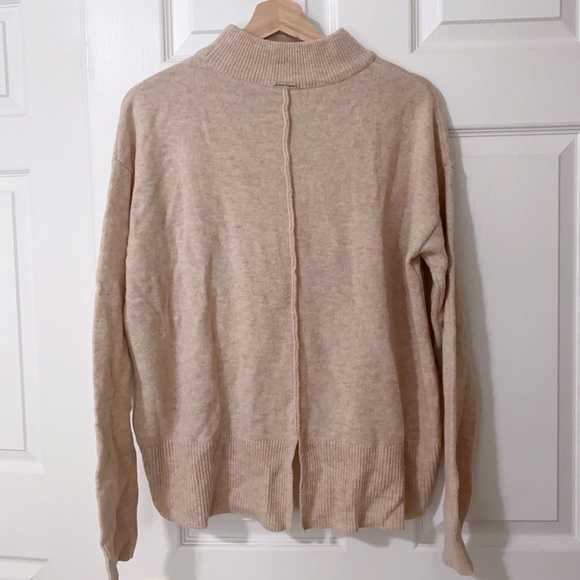 Sweater size M - Picture 3 of 3